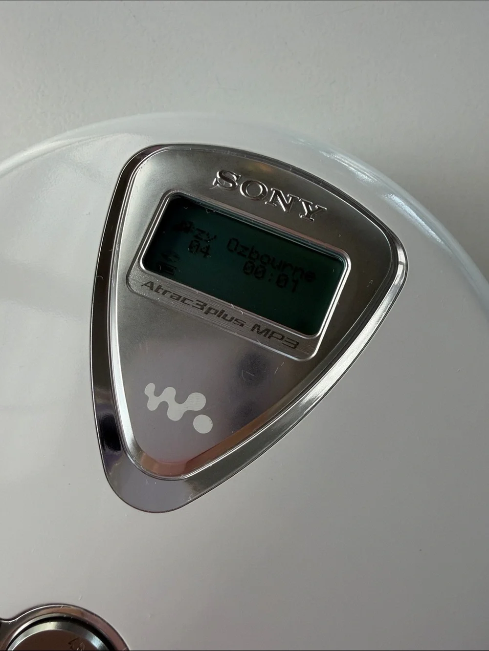Sony Walkman D-NE309 portable CD Player